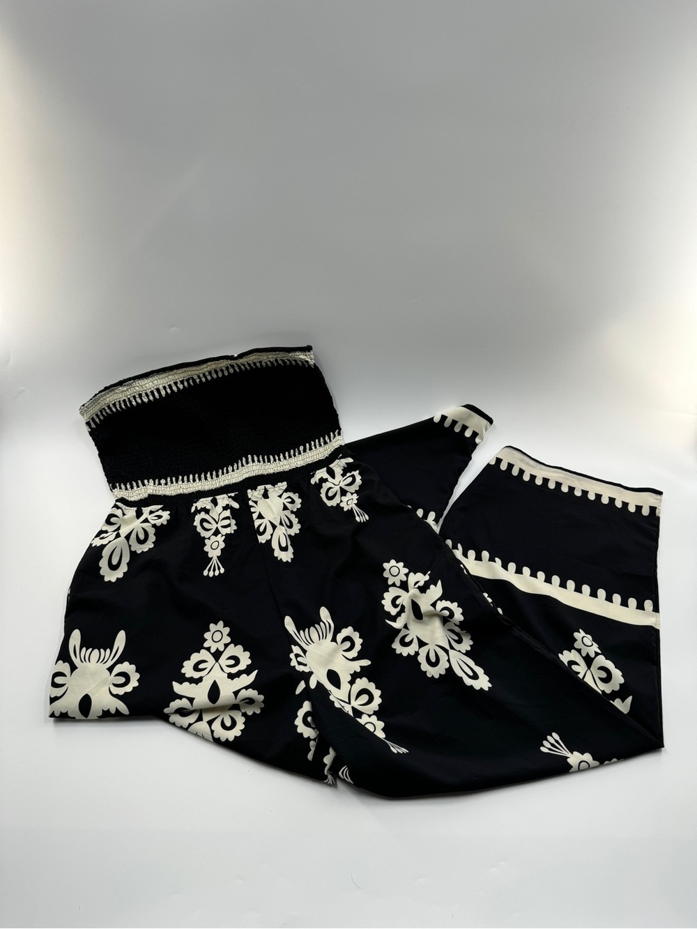 🧸 PrettyGarden Black & Cream Strapless Wide Leg Jumpsuit – Women's Large